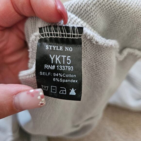 Stylish POL Grey Cropped 1/4 Zip Sweater - Size Medium - Picture 6 of 6